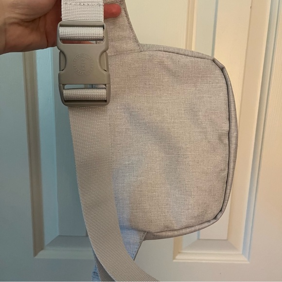 Herschel Grey Fanny Pack Belt Bag - Picture 2 of 4